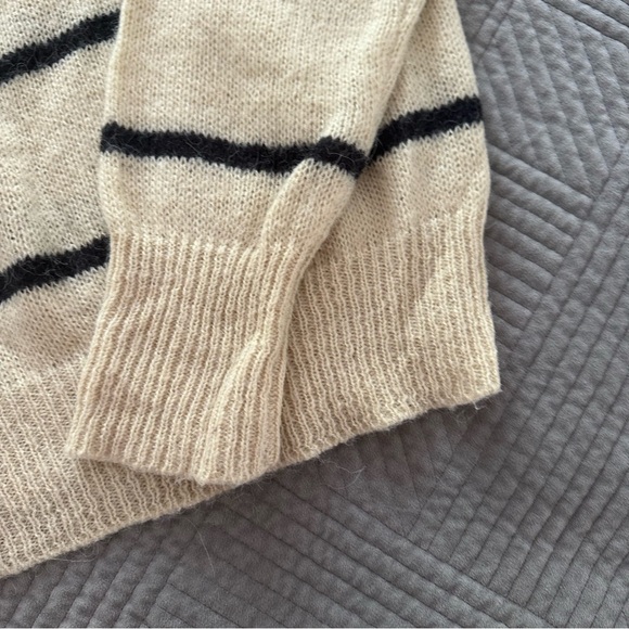 WILDFOX Whiskey Stripe Sweater Sz S - Picture 4 of 9